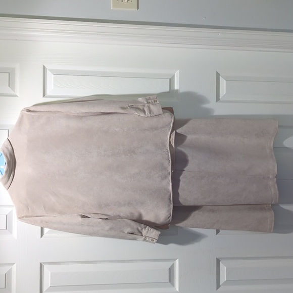 Relativity Woman Suit Tan Faux Suede 2 pc Suit Maxi Skirt & Button Up Top 1X - Picture 2 of 11